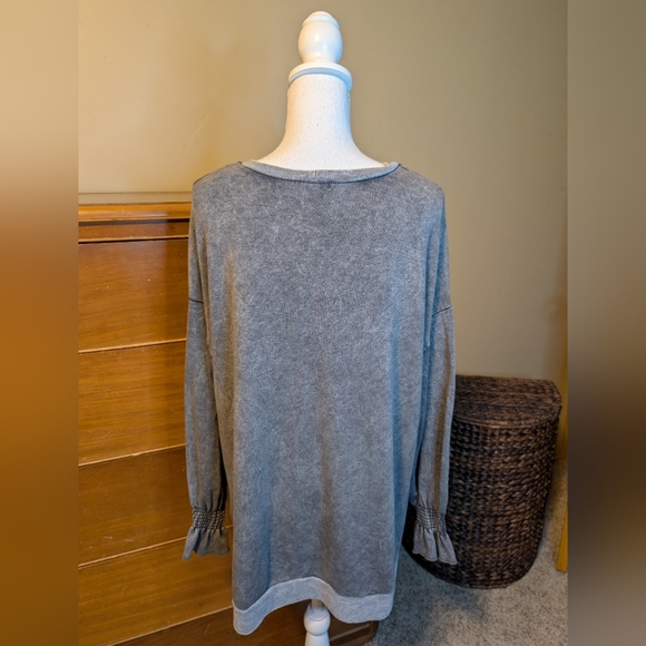 A&I GRAY Denim Wash V Neck Softy Scrunch Sleeve Sweatshirt PULLOVER - Picture 6 of 10